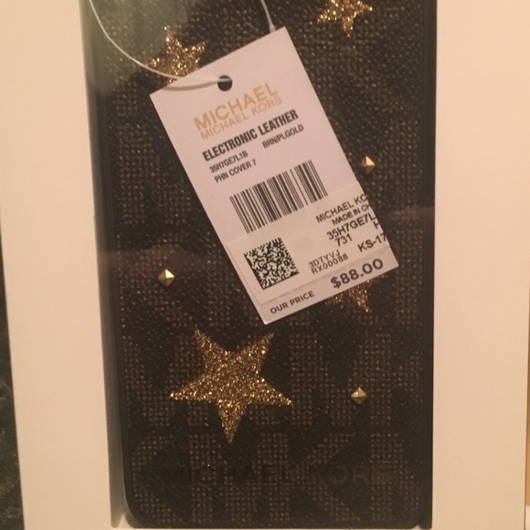 Michael Kors Accessories - Michael Kors iPhone case fit iPhone 6s, 7 or 8 NWT